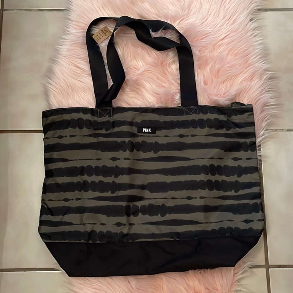 VS Pink Tote Weekender